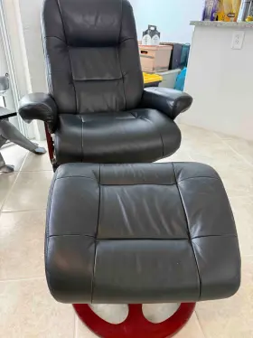15-8021 Barcalounger Jacque Ii Pedestal Recliner Leather Chair With Ottoman