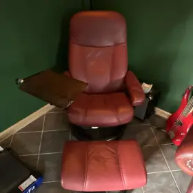 30799 Ekornes No Red Reclinable Recliner Chair With Ottoman Dark Wood Frame