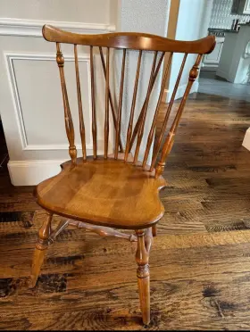10-6020 Ethan Allen Heirloom Nutmeg Maple Fiddleback Windsor Dining Side Chair