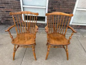 10-6020a Ethan Allen Heirloom Nutmeg Maple Fiddleback Windsor Dining Arm Chair