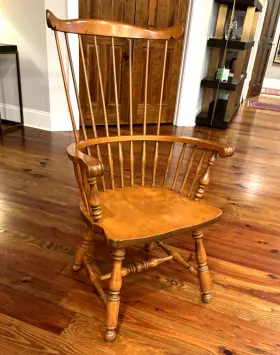 10-6032 Ethan Allen American Traditional Windsor Solid Maple High Comb Back Arm Chair