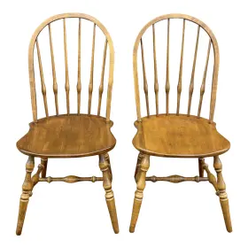 18-6211 Ethan Allen Pair 1980s Circa 1776 Bowback Windsor Maple Dining Chairs