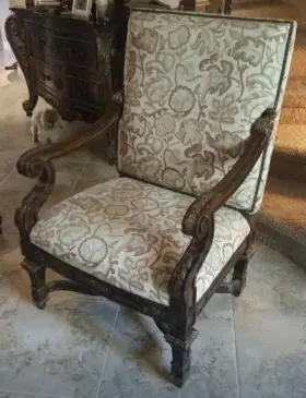 Rl41 Marge Carson Pair Of Rinaldi Lounge Chairs In Leather And Cream Upholstery