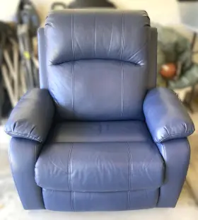 6160-r7410 Mcombo Small-wide Power Lift Recliner With Heat /massage Faux Leather