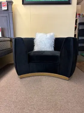 Meridian Furniture 647899950391 Julian Black Velvet Chair
