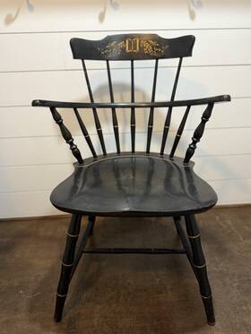 Nichols & Stone X6-5d And Black Painted Wood Windsor Armchair Traditional Style