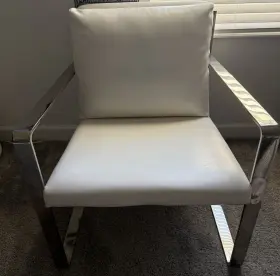 5310012 Roslin White Uph Ascent Chair