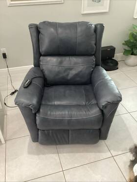 Southern Motion 97153 2 Lift Chairs Babbetts Top Notch