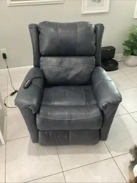 97153 Southern Motion 2 Lift Chairs Babbetts Top Notch