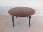 Great Windsor Chair Co Round Shaker Farmhouse Style Dining Table 46"W Used. Price: $1295.00.